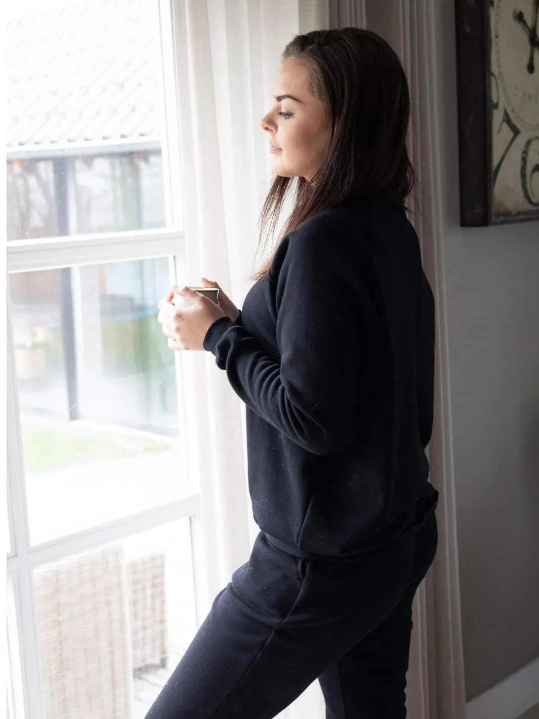 Winter 2023 Loungewear Set | Cozy Sweater & Sweatpants for Ultimate Warmth
