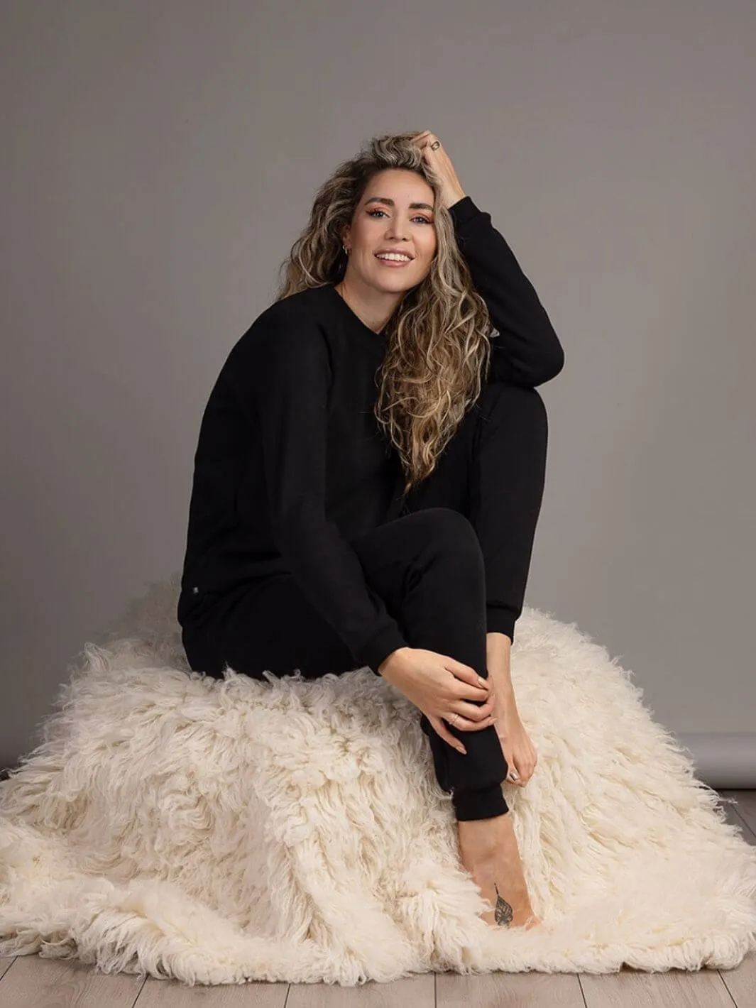 Winter 2023 Loungewear Set | Cozy Sweater & Sweatpants for Ultimate Warmth