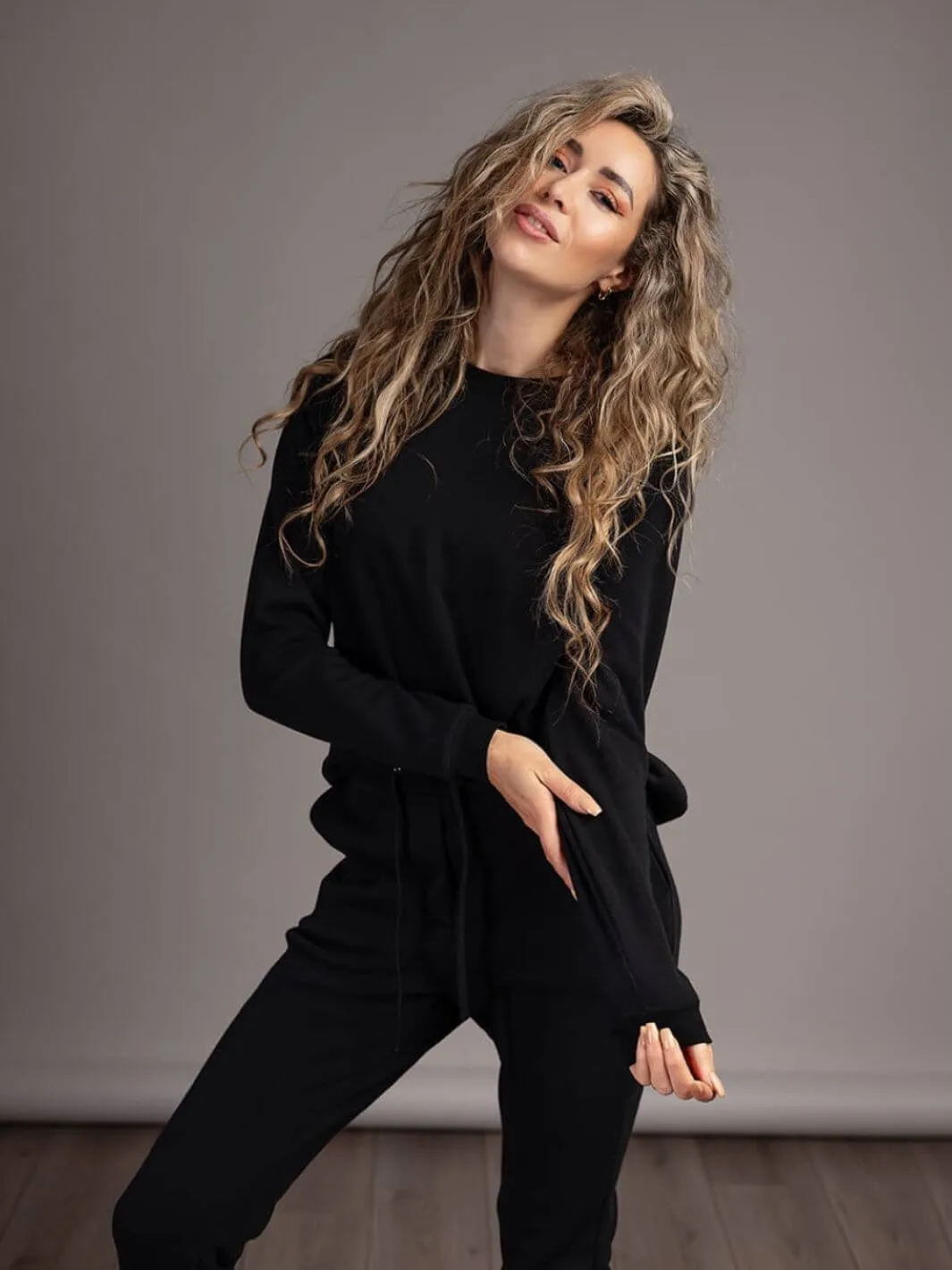 Winter 2023 Loungewear Set | Cozy Sweater & Sweatpants for Ultimate Warmth
