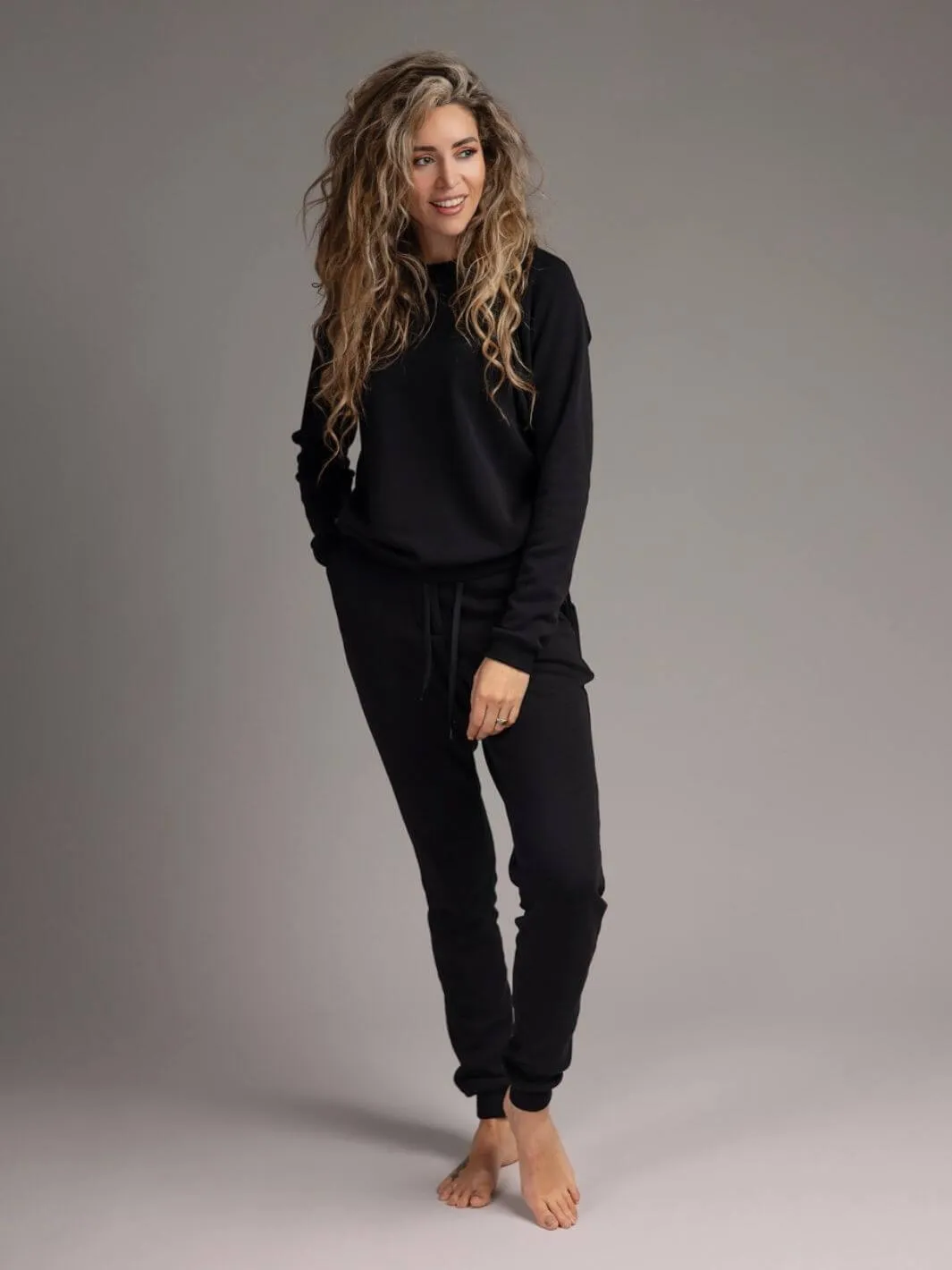 Winter 2023 Loungewear Set | Cozy Sweater & Sweatpants for Ultimate Warmth